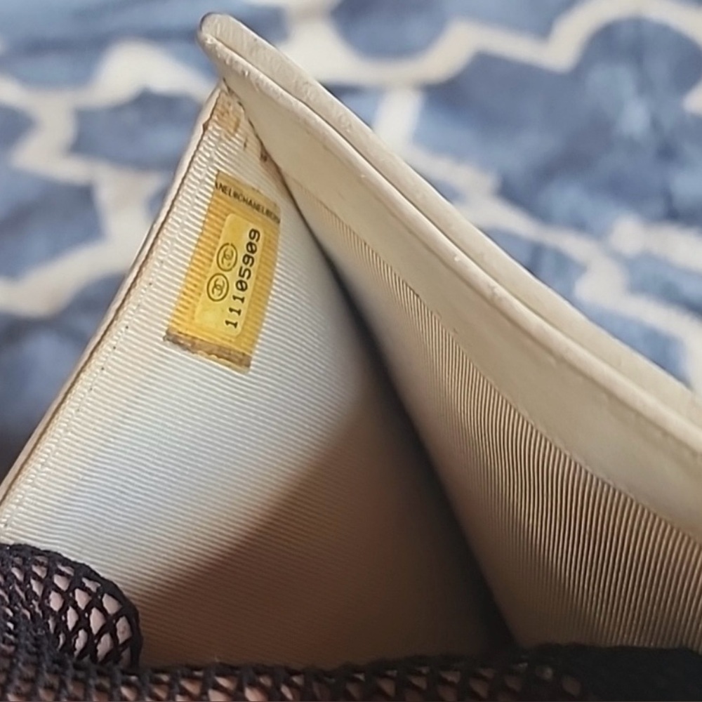 Chanel Beige/Cream Lambskin Leather Front Snap Diamond Trifold Long Wallet COA - Picture 11 of 13